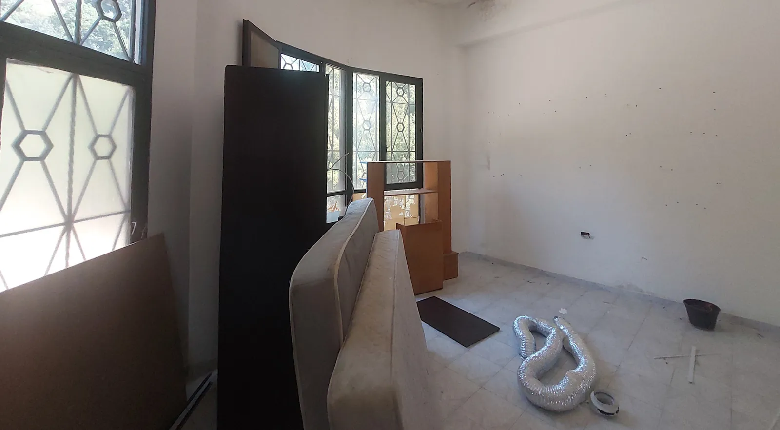 Chalet in Zikrit, Metn with Pool Access — الصورة 3