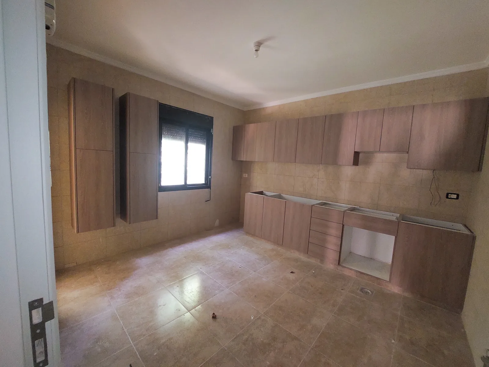 New Apartment in Beit El Kikko, Metn with Partial Sea View — الصورة 2