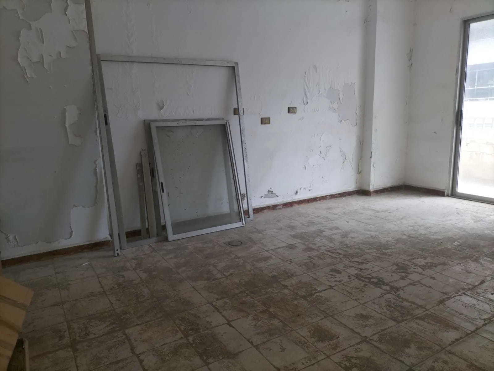 Prime Location Apartment/Office in Mar Elias, Beirut — الصورة 3