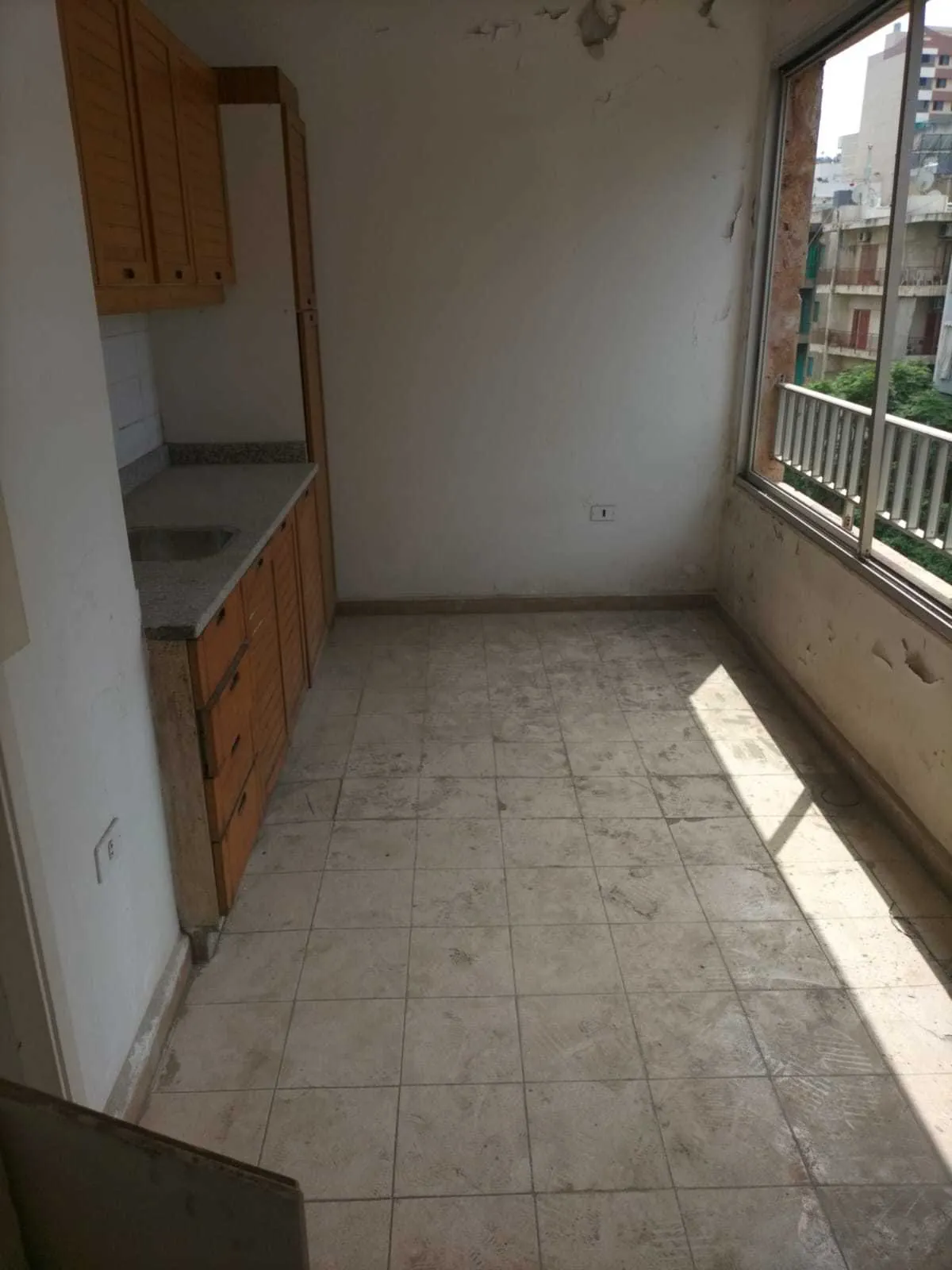 Prime Location Apartment/Office in Mar Elias, Beirut — الصورة 4