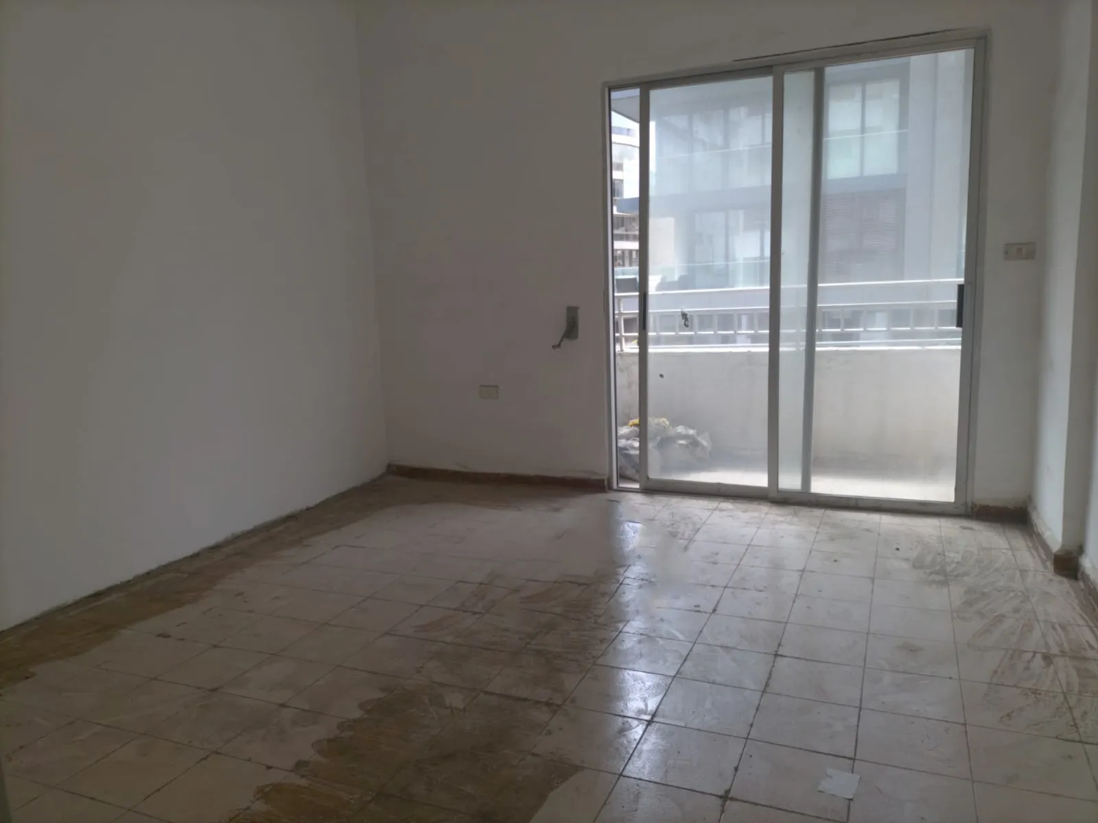 Prime Location Apartment/Office in Mar Elias, Beirut