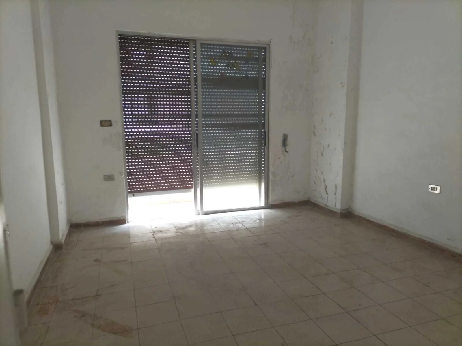 Prime Location Apartment/Office in Mar Elias, Beirut — الصورة 3