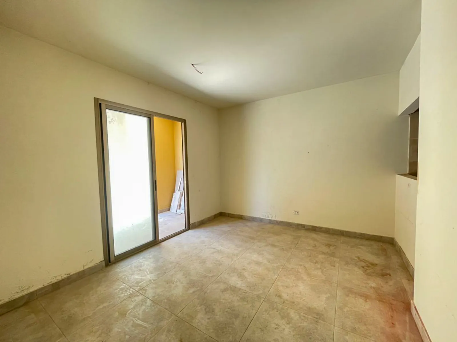 Payment Facilities-Apartment in Ain Alak, Metn with Terrace — الصورة 3