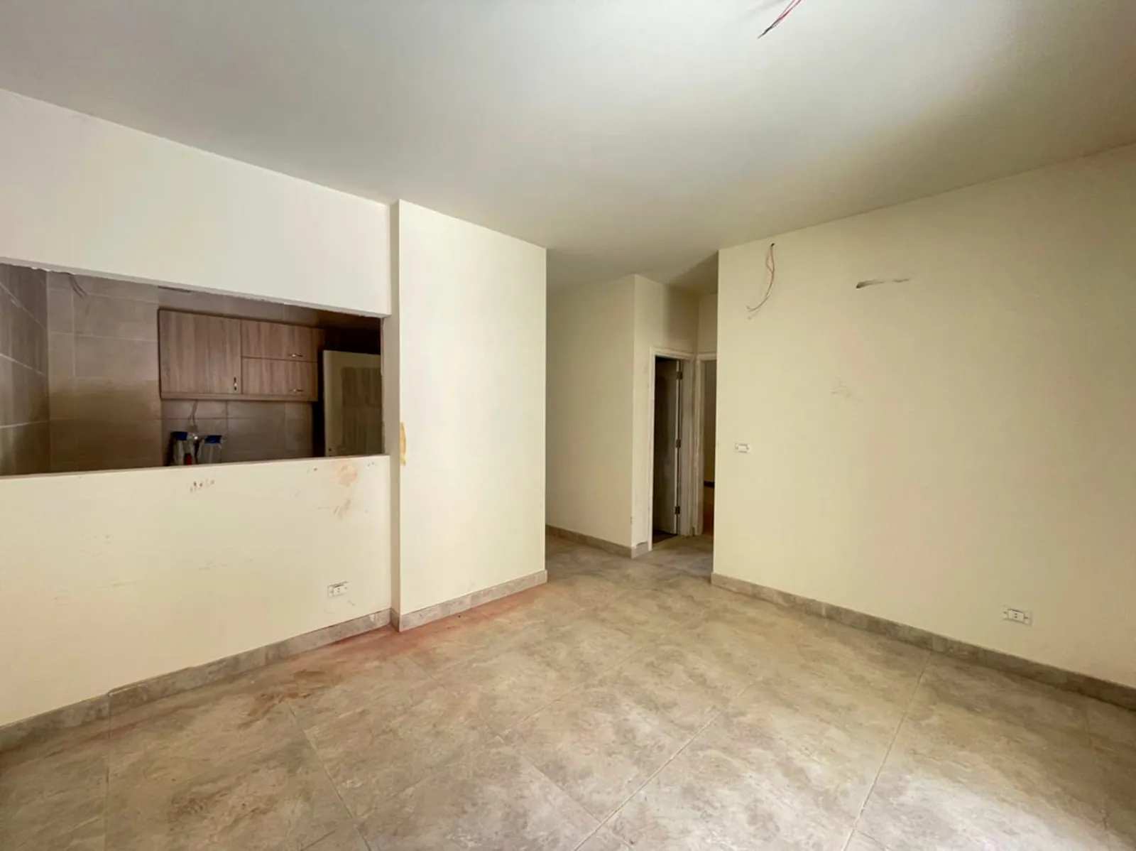 Payment Facilities-Apartment in Ain Alak, Metn with Terrace — الصورة 5