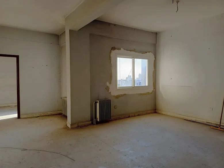 NEEDS RENOVATION-Apartment in Achrafieh, Gemmayzeh, Beirut — الصورة 2