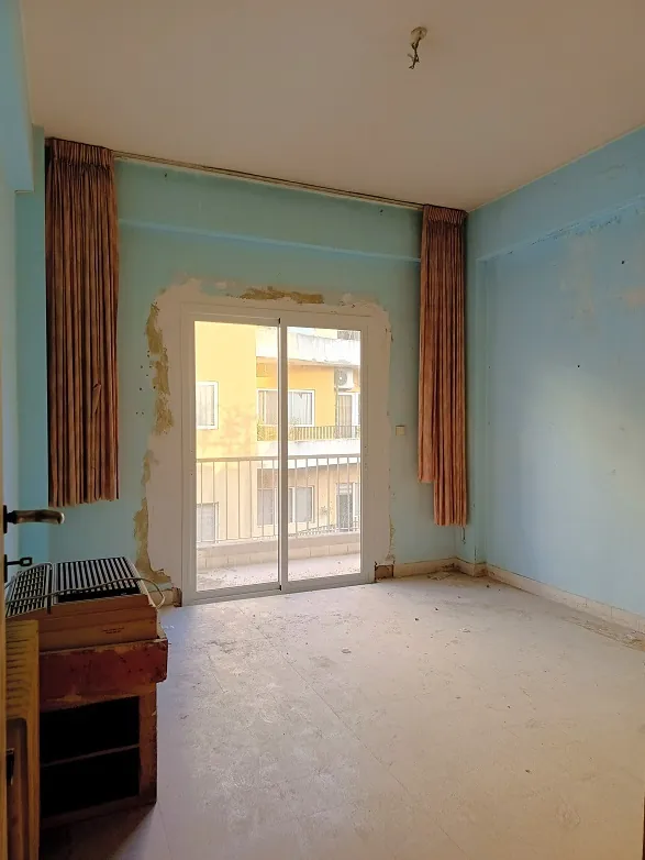 NEEDS RENOVATION-Apartment in Achrafieh, Gemmayzeh, Beirut — الصورة 5