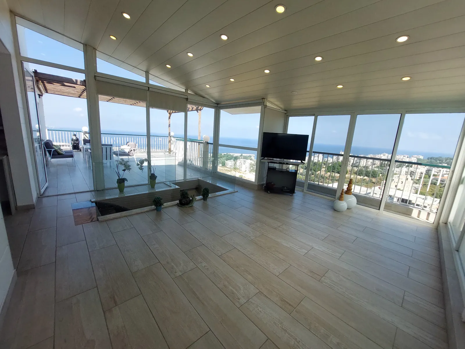 Spacious Duplex in Dbayeh, Metn with Panoramic Sea View — الصورة 2