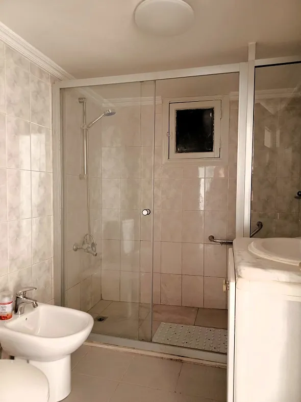 Renovated & Fully Furnished Apartment for Rent in Achrafieh, Beirut — الصورة 5
