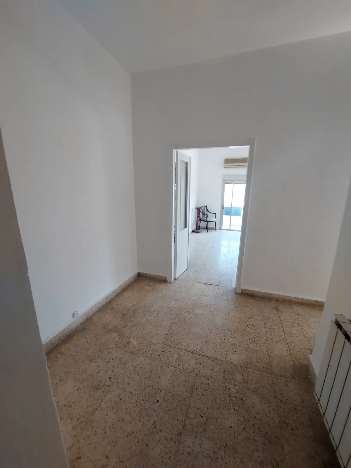 Prime Location Apartment in Mazraat Yachouh with Sea View — photo 5