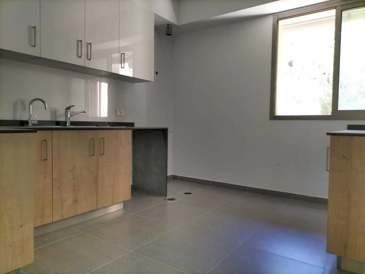 Apartment in Louaizeh, Baabda with Mountain View — photo 3