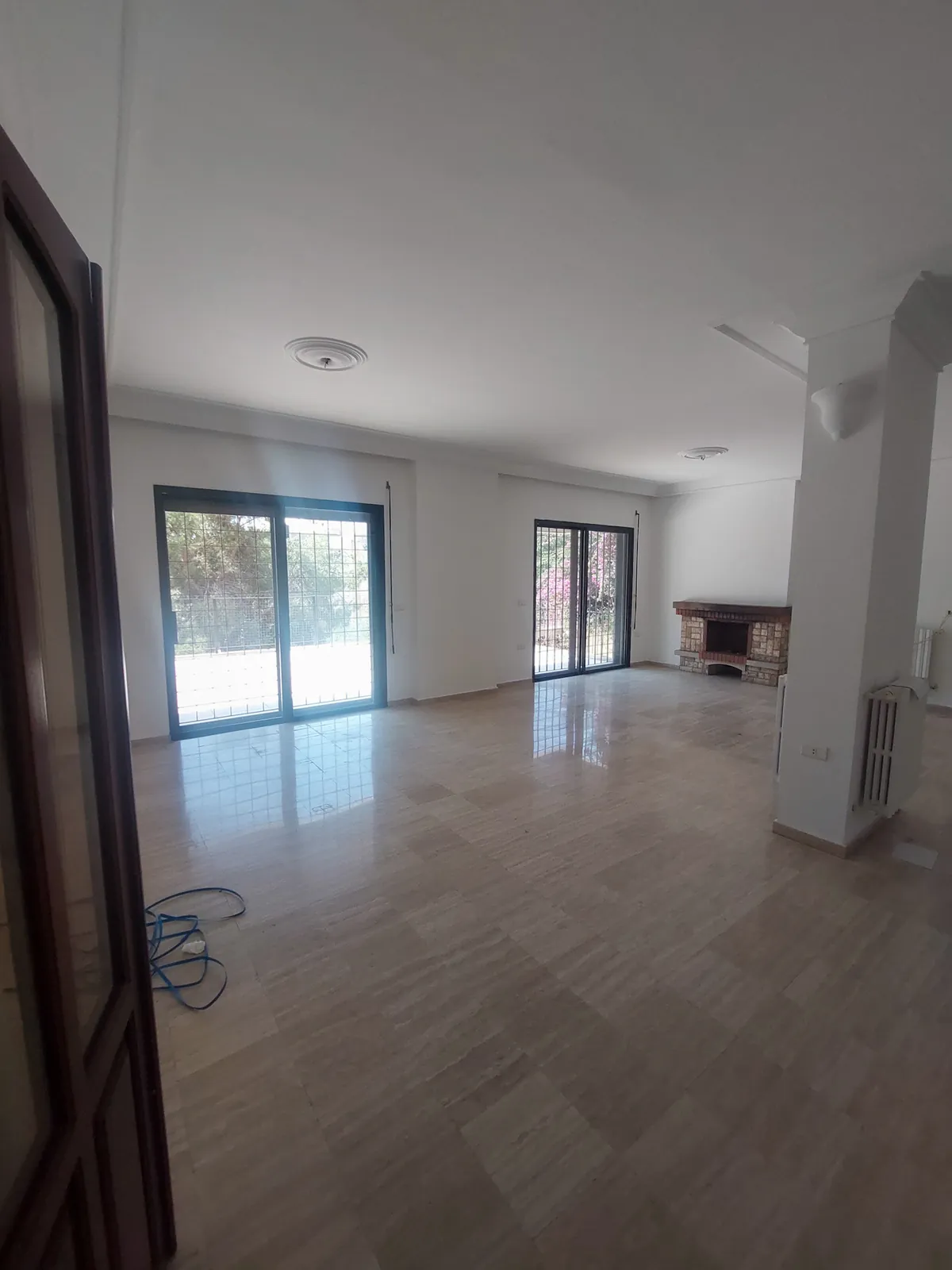 Semi Furnished Apartment in Mtayleb, Metn with Terrace/Garden — الصورة 2