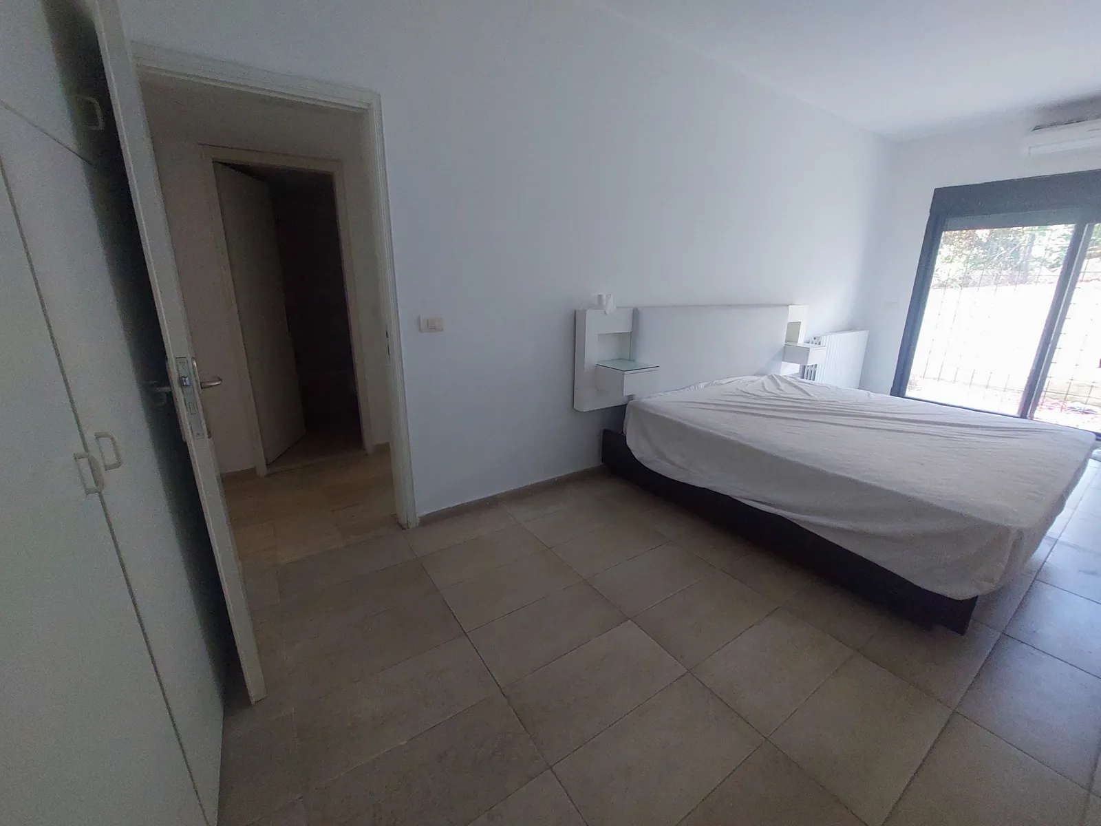 Semi Furnished Apartment in Mtayleb, Metn with Terrace/Garden — الصورة 5