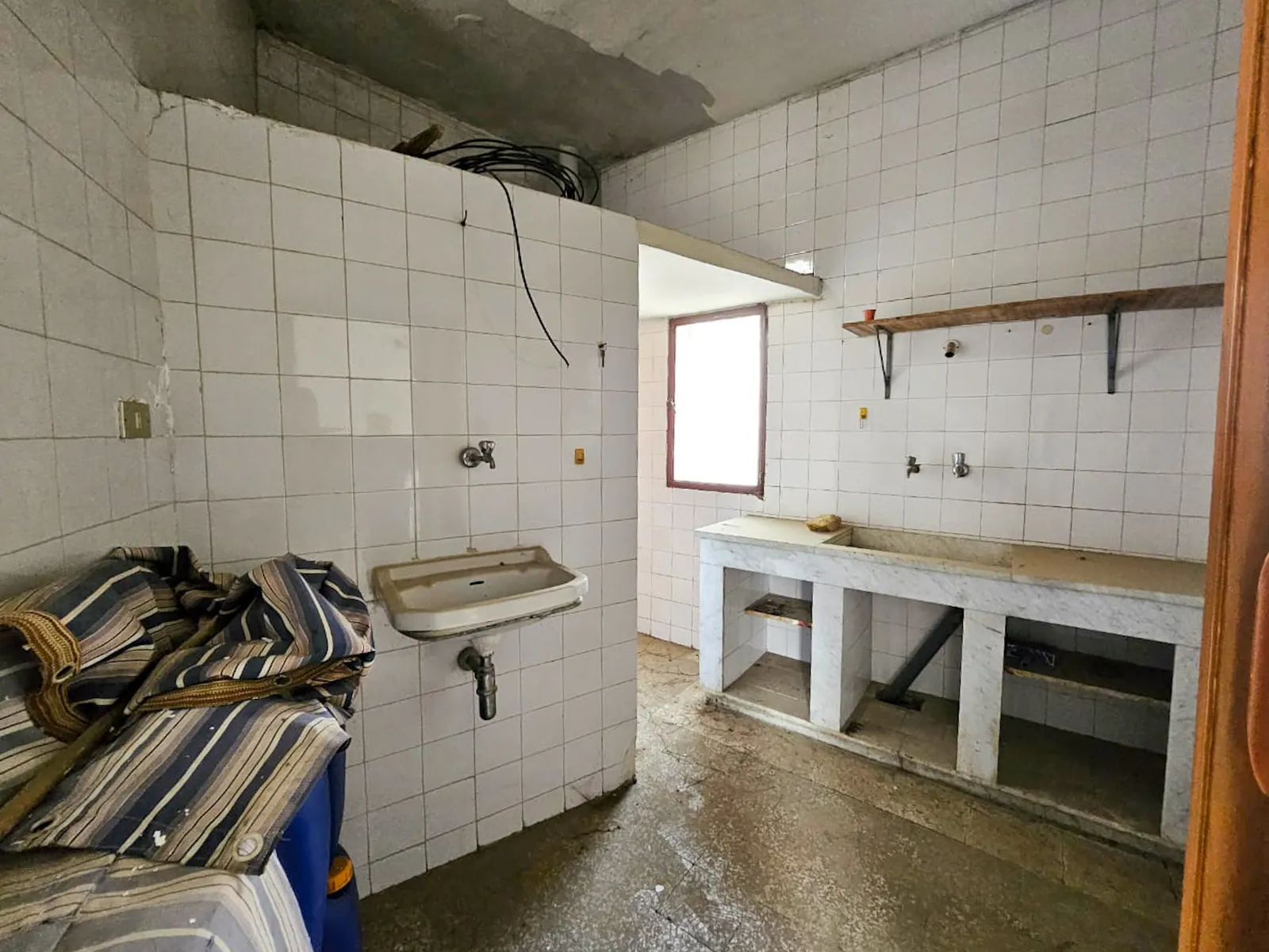 Detached Old House with Two Stores in Mrouj, Metn — الصورة 3