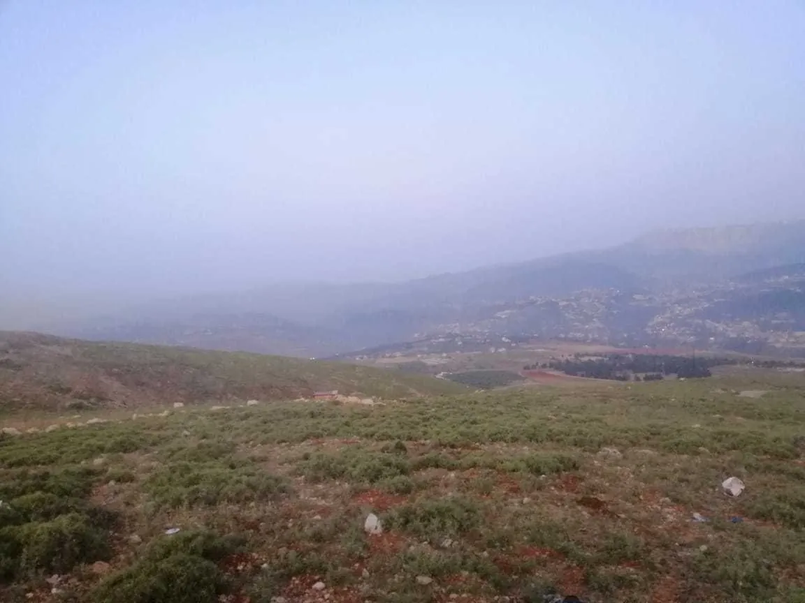 Land in Terbol, North Overlooking the Mountains — الصورة 4