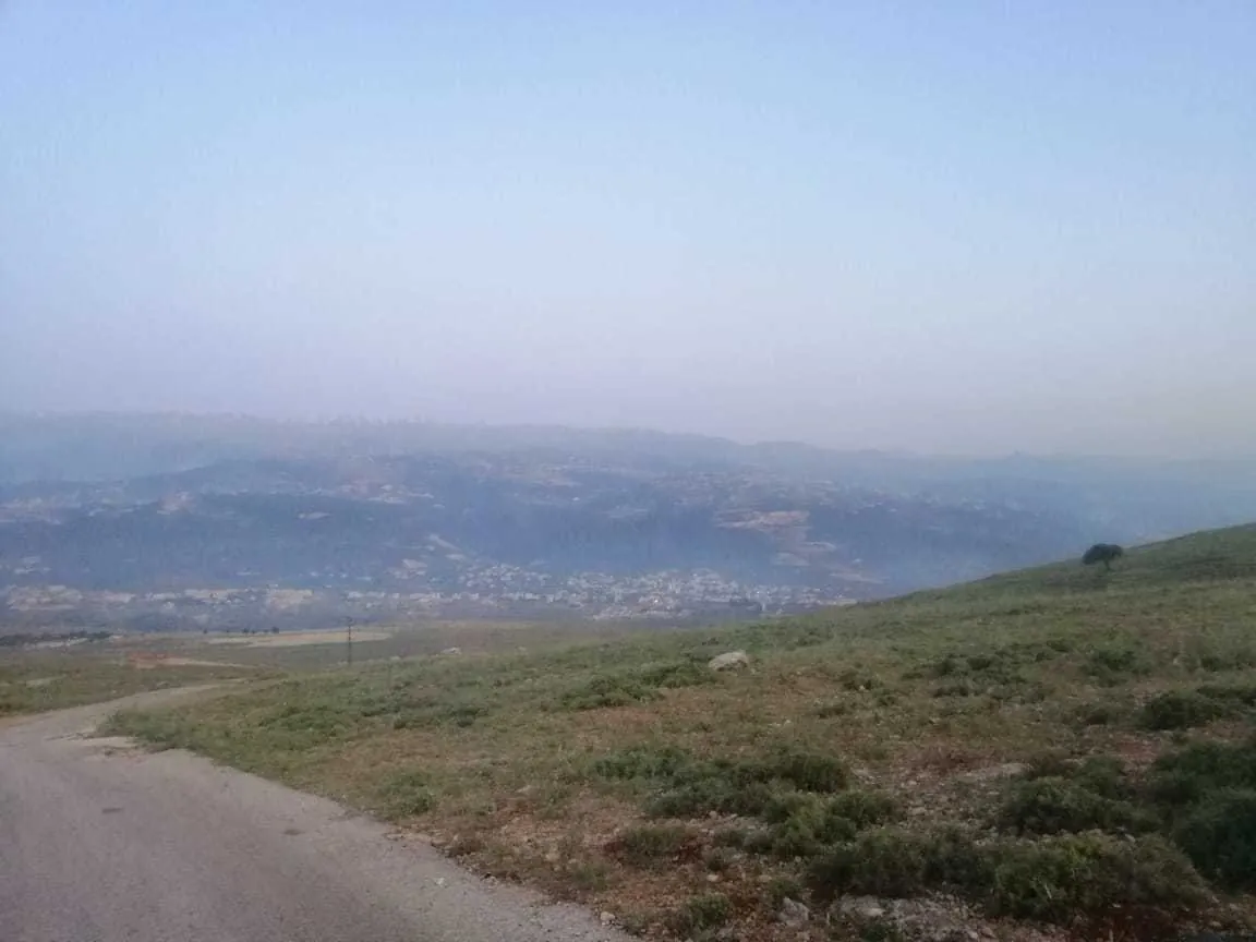 Land in Terbol, North Overlooking the Mountains — الصورة 5