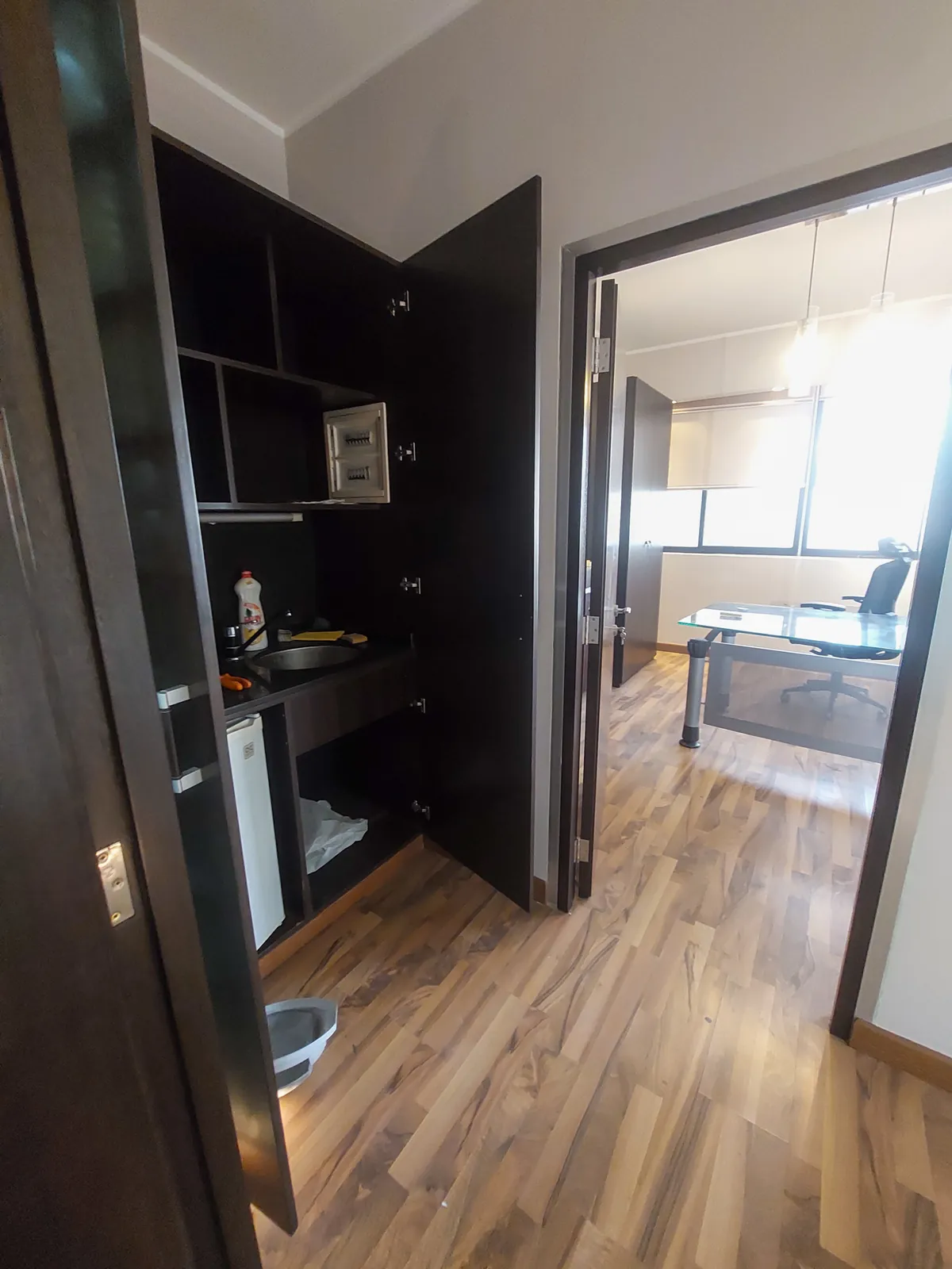 Fully Furnished Location Office in Rabieh, Metn — الصورة 5