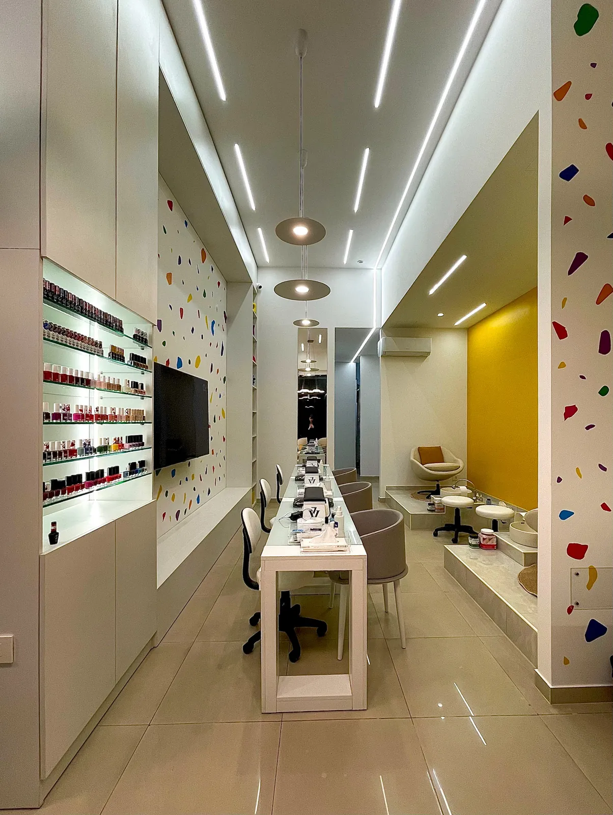 Fully Decorated Shop for Rent in Jal El Dib, Metn — photo 5