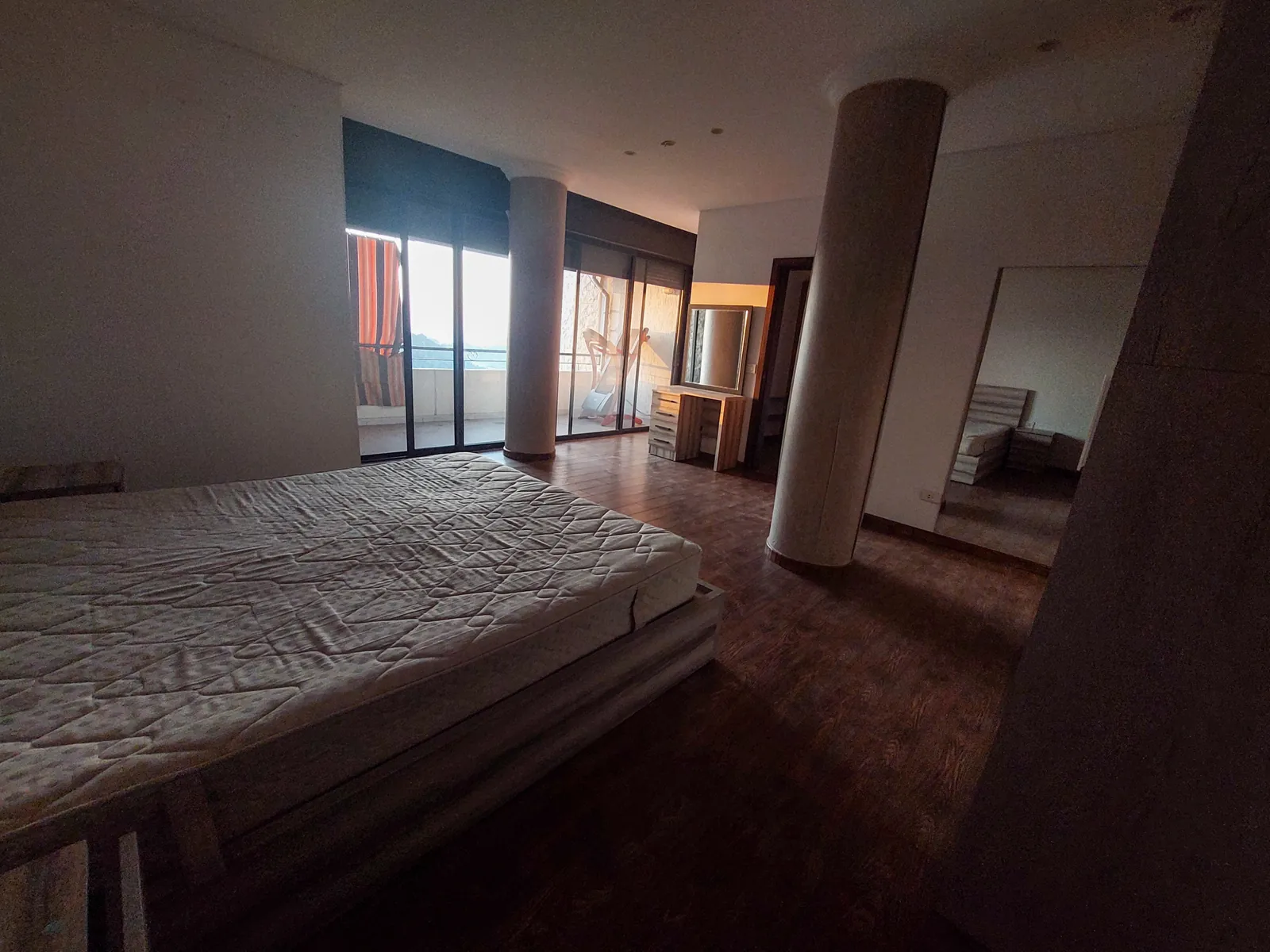 Furnished Duplex in Zikrit, Metn with a Breathtaking Sea View — الصورة 5