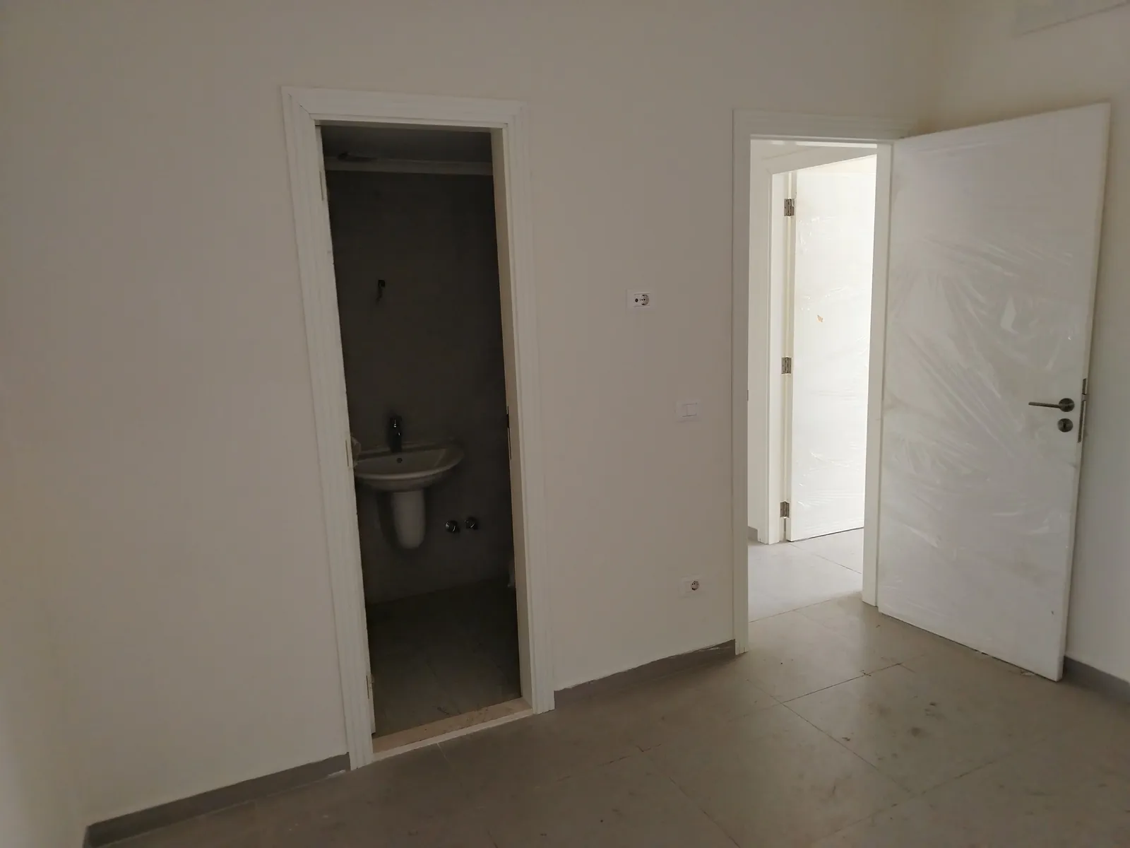 Brand New Apartment in Dekwaneh, Metn — الصورة 3