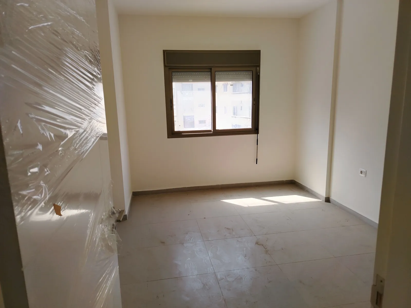 Brand New Apartment in Dekwaneh, Metn — الصورة 4