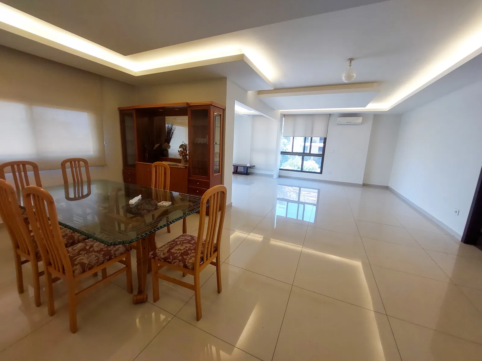 Semi Furnished Apartment in Rabieh, Metn — الصورة 2