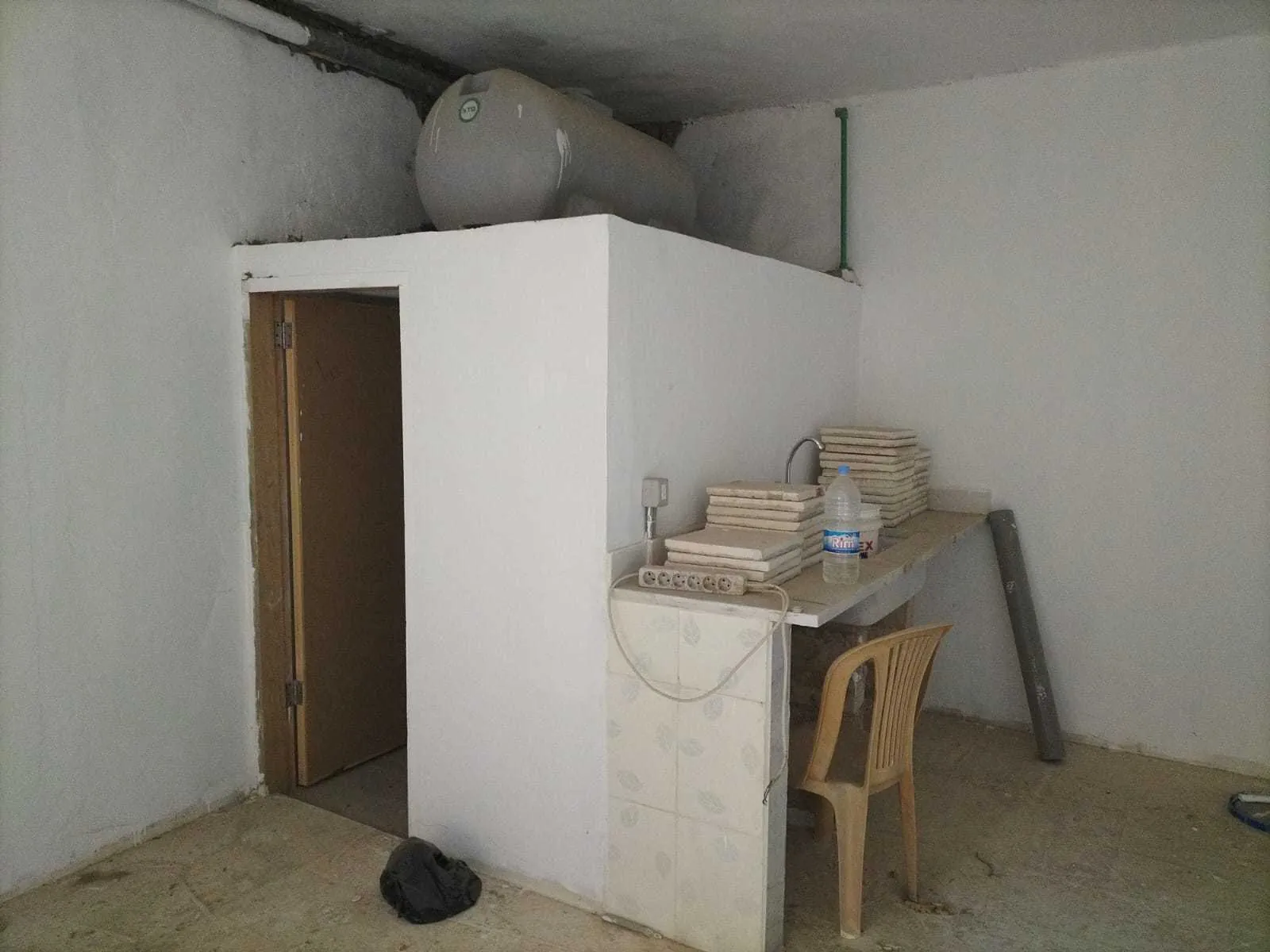 Prime Location for Sale or for Rent Used Warehouse in Hadath — photo 2