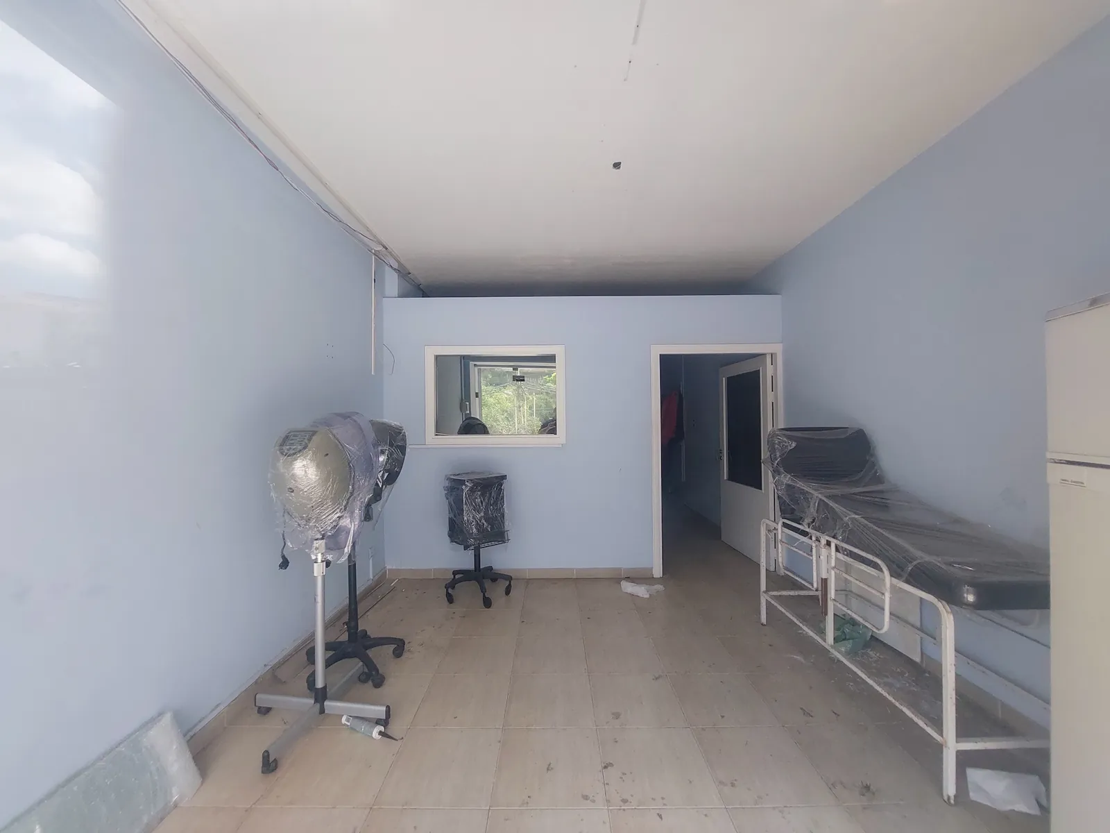 Prime Location Shop/Office in Mtayleb, Metn