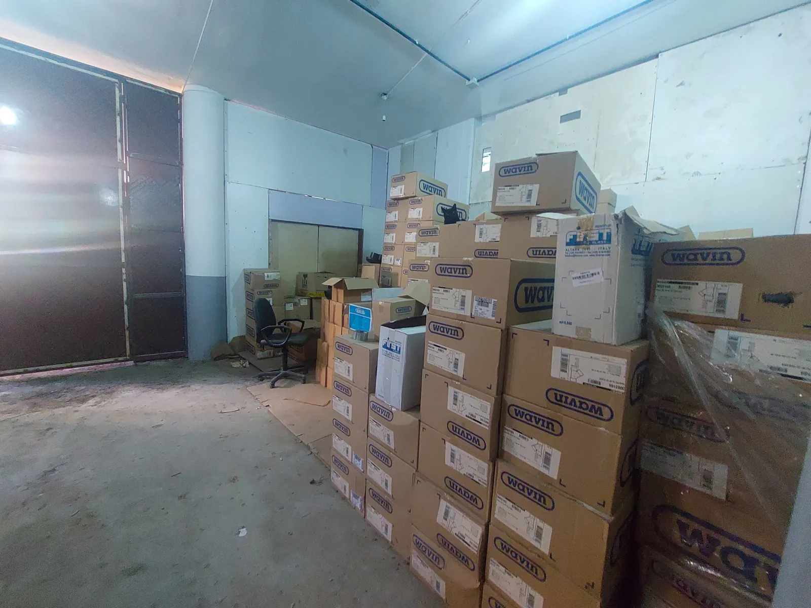 Spacious Warehouse in Jal El Dib, Metn — الصورة 4