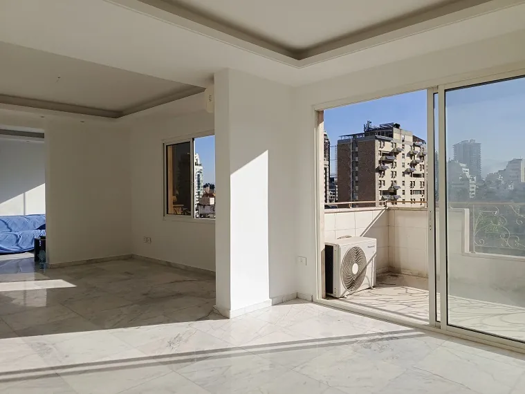 Apartment in Achrafieh Monot, Beirut with an Open View — الصورة 2