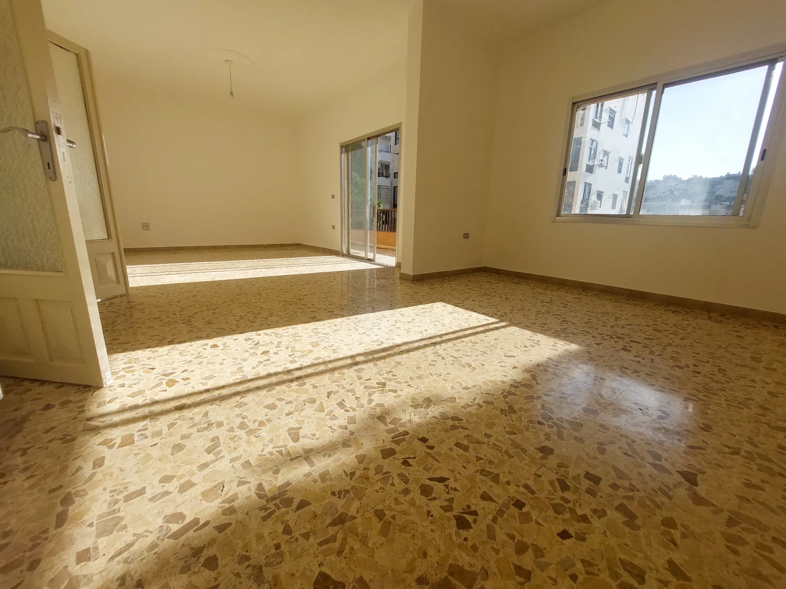 Prime Location Apartment in Sabtieh, Metn — الصورة 1
