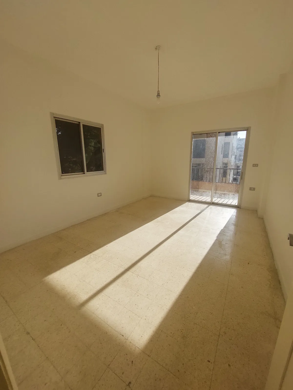 Prime Location Apartment in Sabtieh, Metn — الصورة 5