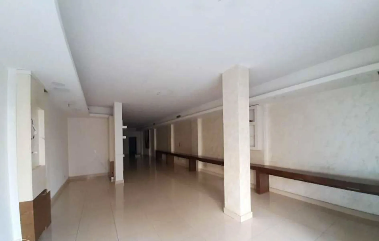 Prime Location Shop in Naccache, Metn — الصورة 2