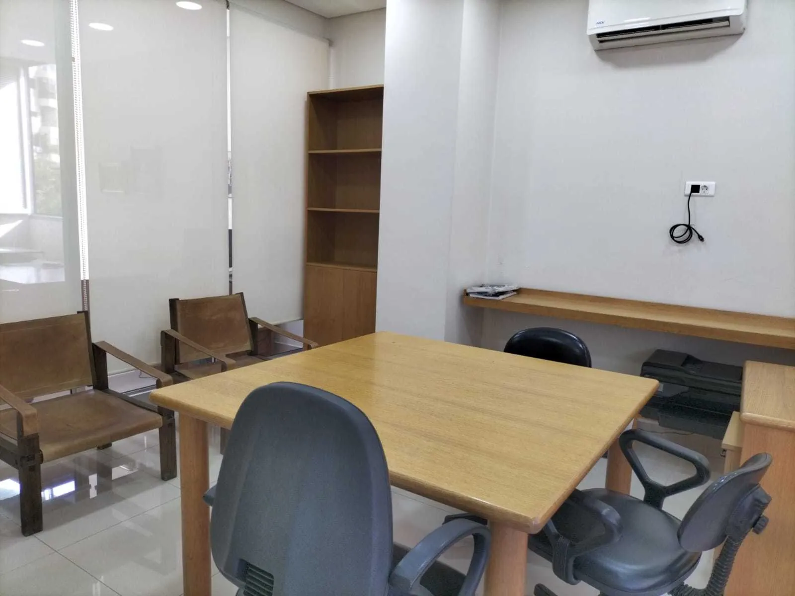Prime Location Office in Hazmieh, Baabda — الصورة 4