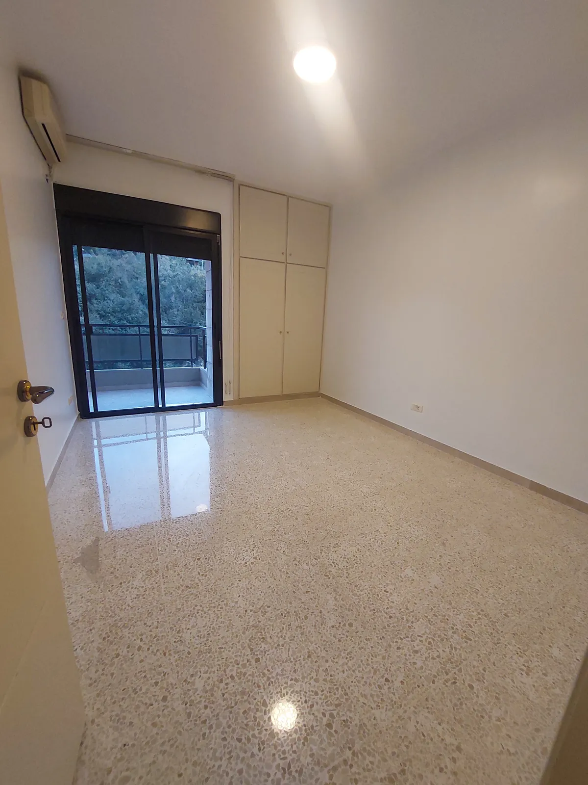Prime Location Warehouse/Office in Jdeideh — photo 2