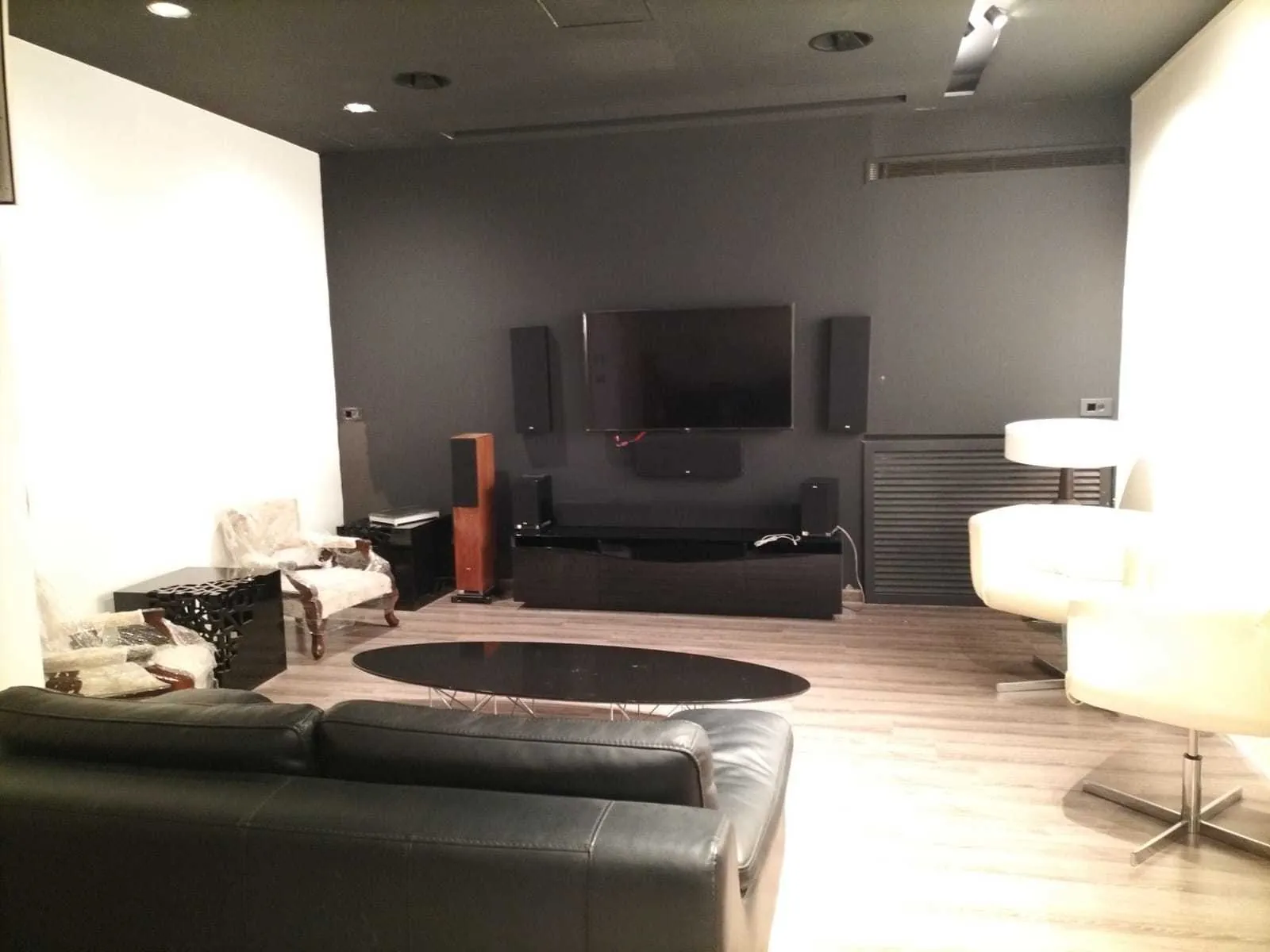 Prime Location Used Showroom in Jnah, Beirut — photo 2