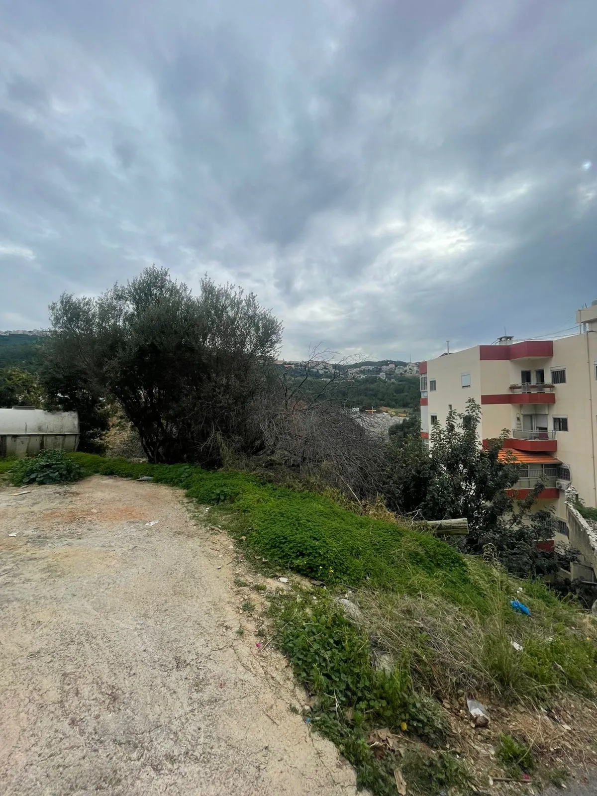 Land in Qannabet Broumana, Metn Overlooking the Mountains — photo 3