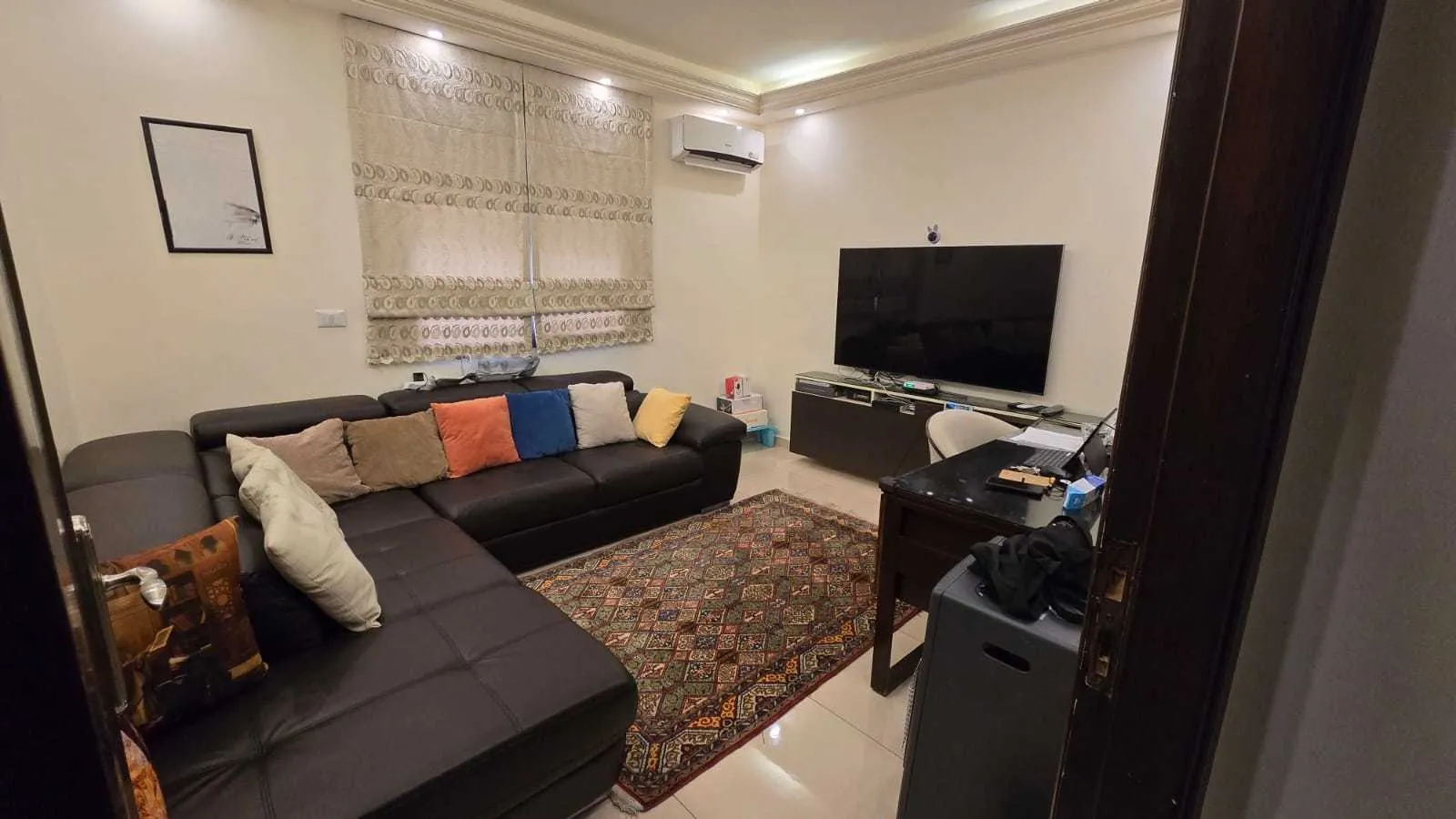 Apartment in Mazraa, Beirut in a Calm Neighborhood — photo 2