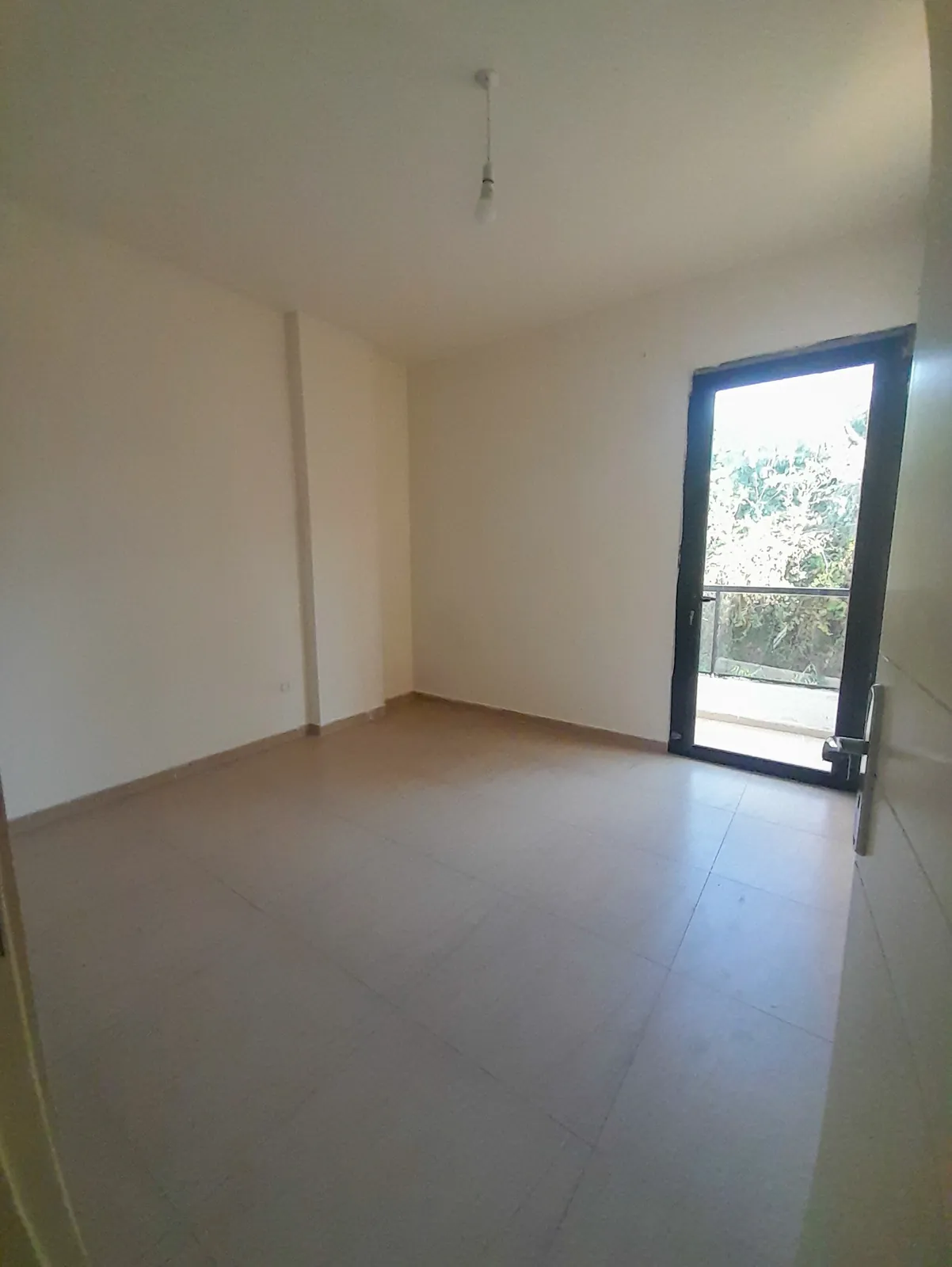 New Apartment in Tabarja, Keserwan with a Partial Mountain View — الصورة 5