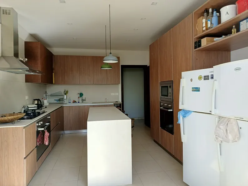 Furnished Apartment in Mansourieh, Metn with City & Sea View — الصورة 4