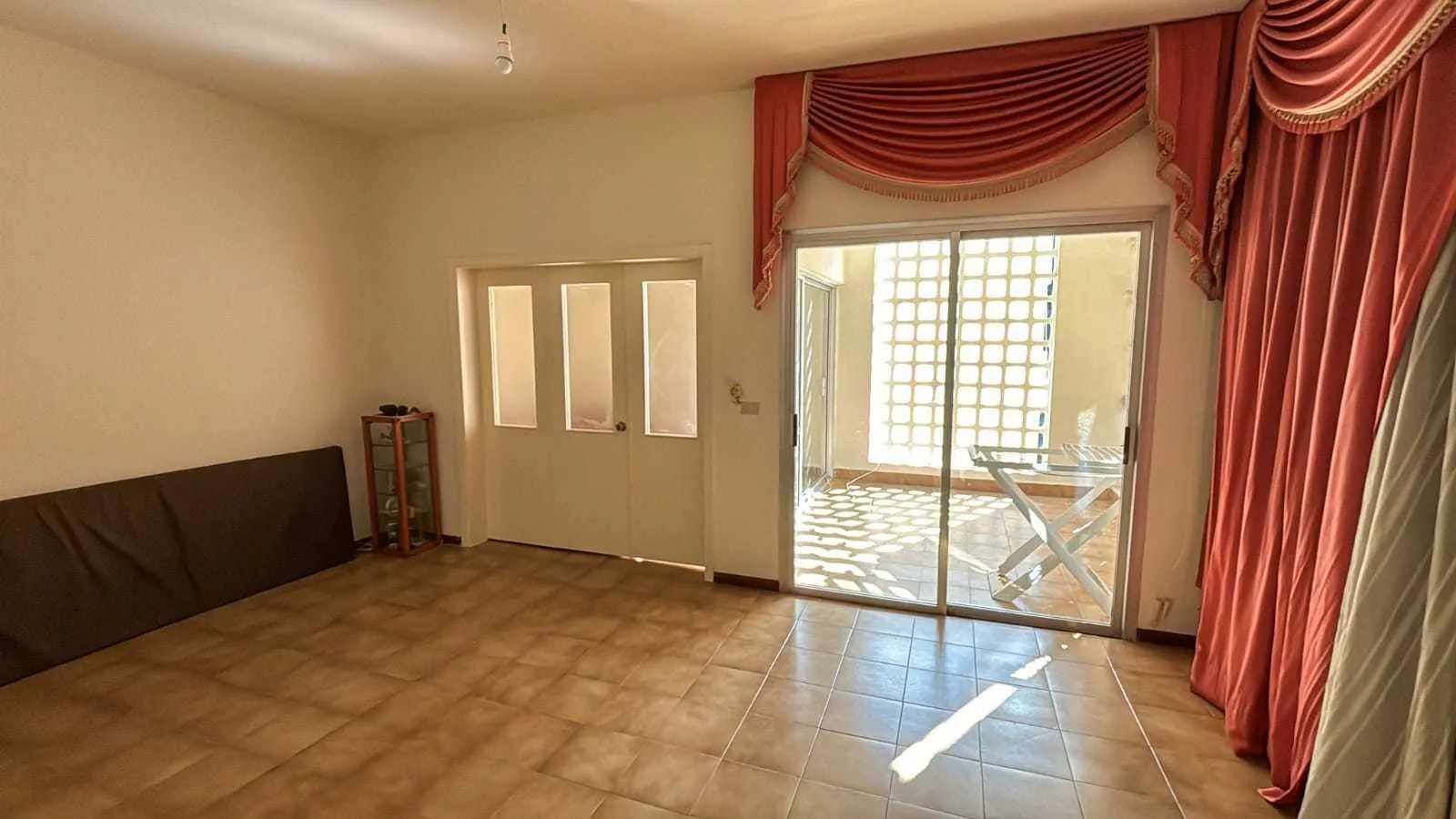 Semi Furnished Apartment in Naccache, Metn with Sea View — الصورة 4