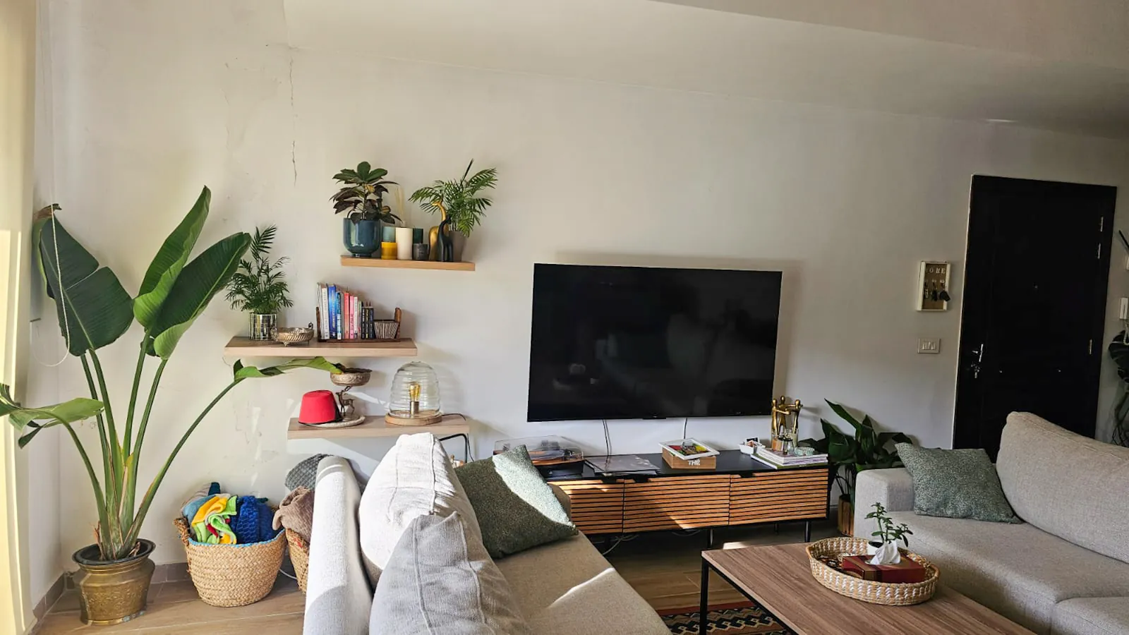 Fully Furnished Apartment in Dik El Mehdi, Metn with Terrace