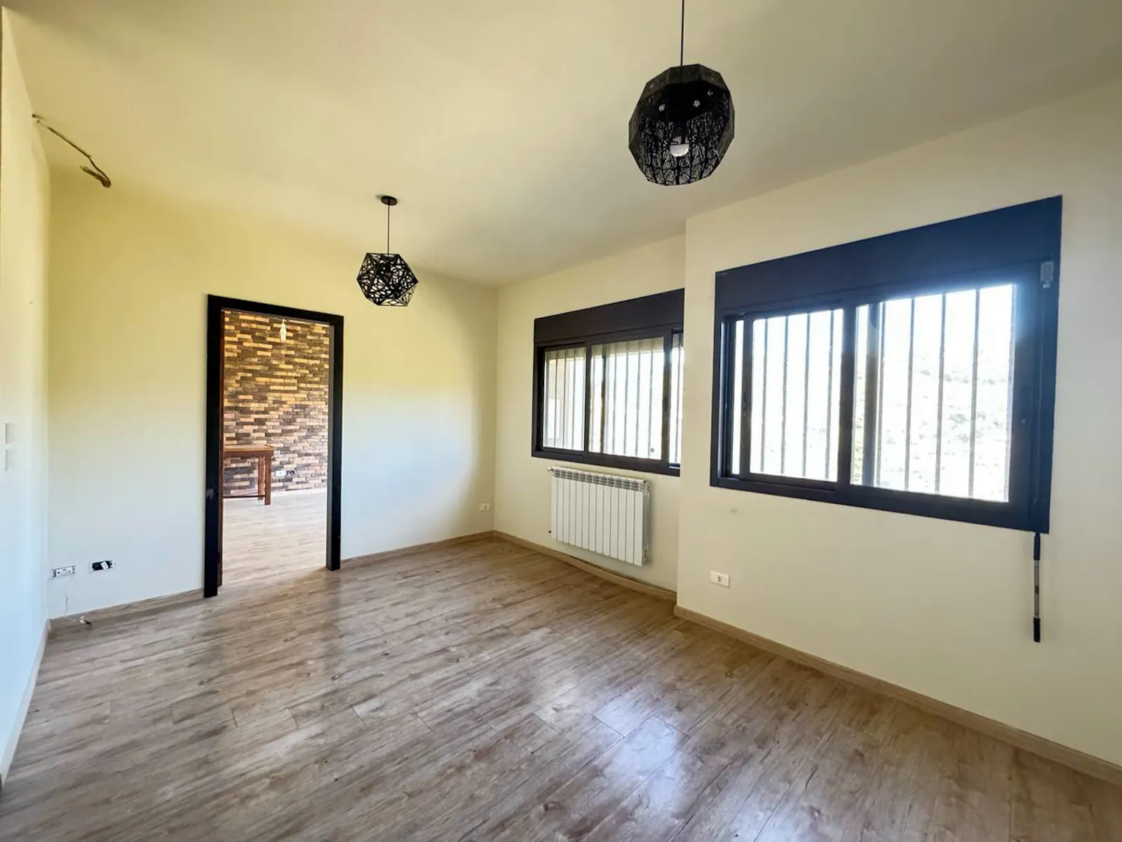 Semi-Furnished for Sale/RENT Duplex in Zikrit with View + Terrace — الصورة 2