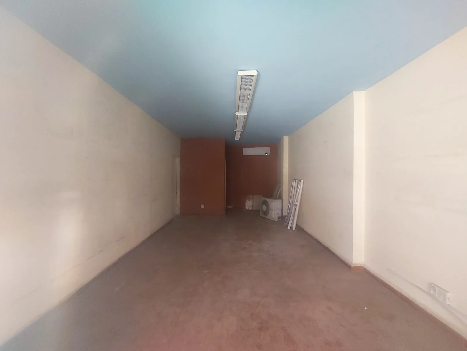 Prime Location Shop/Office in Bauchrieh, Metn