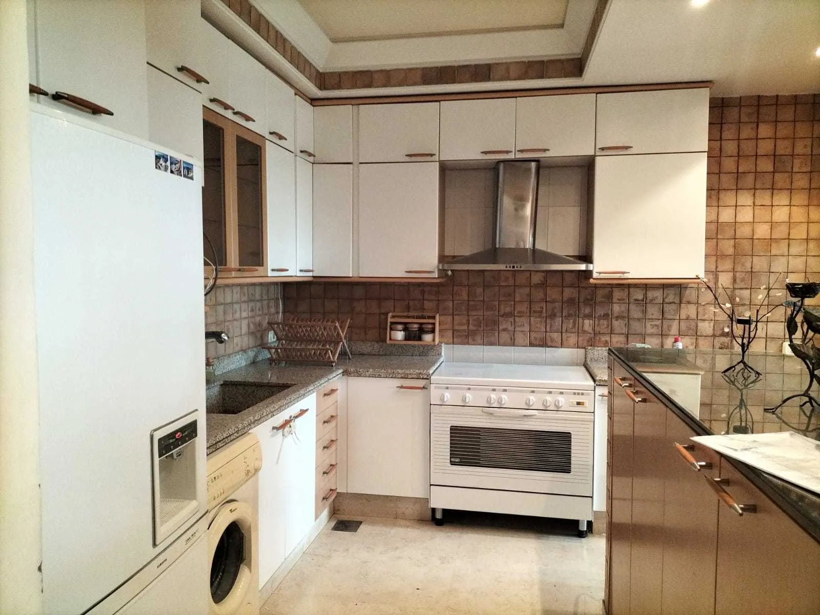 Furnished Apartment in Kahaleh with View + Terrace — الصورة 3