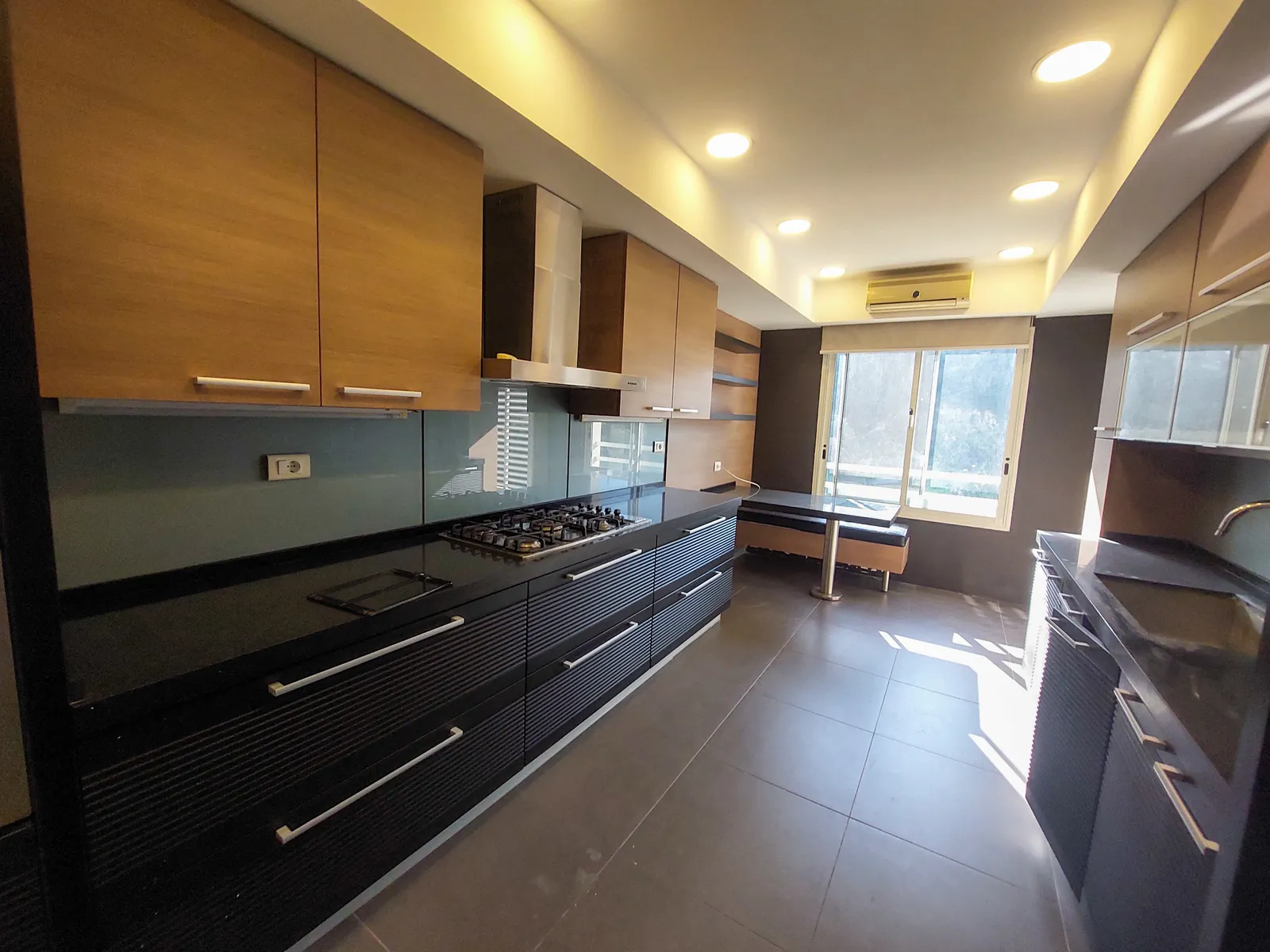 Apartment in Bkennaya, Metn with Sea and Mountain View — الصورة 2