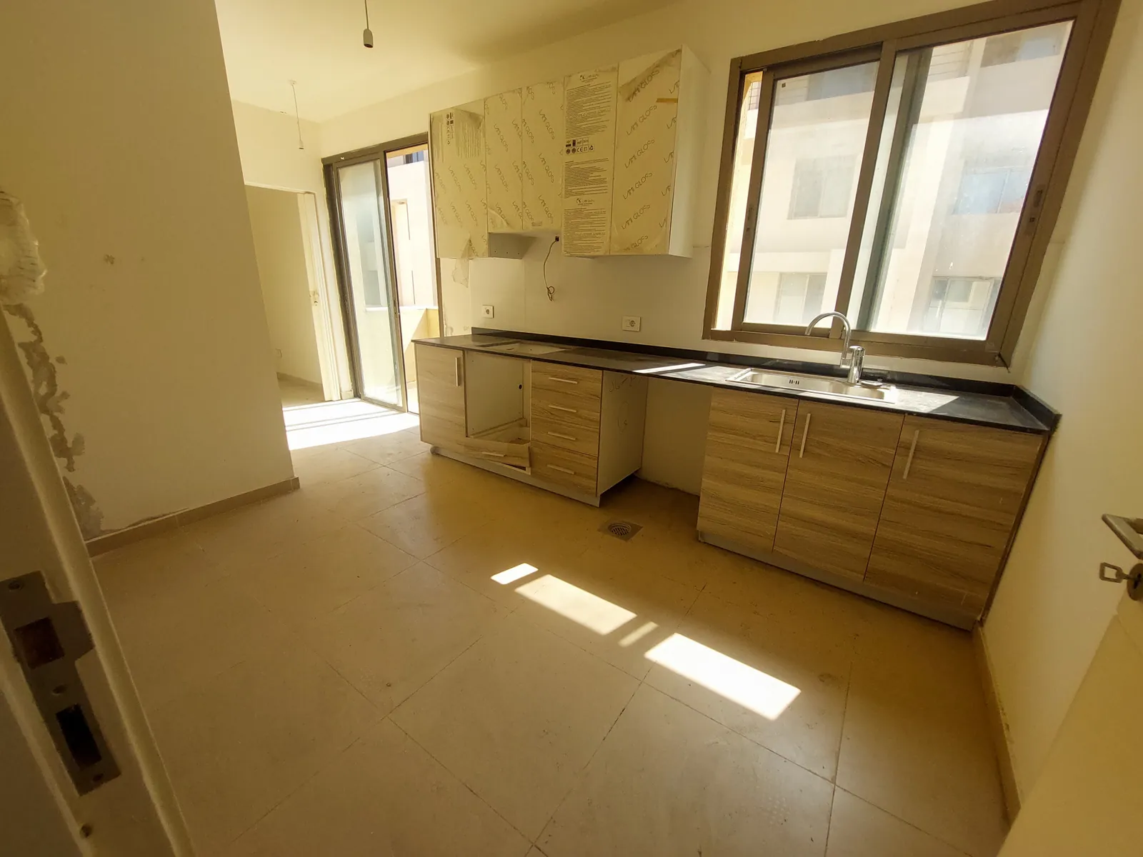 New Apartment in Zikrit, Metn with Mountain View — الصورة 3