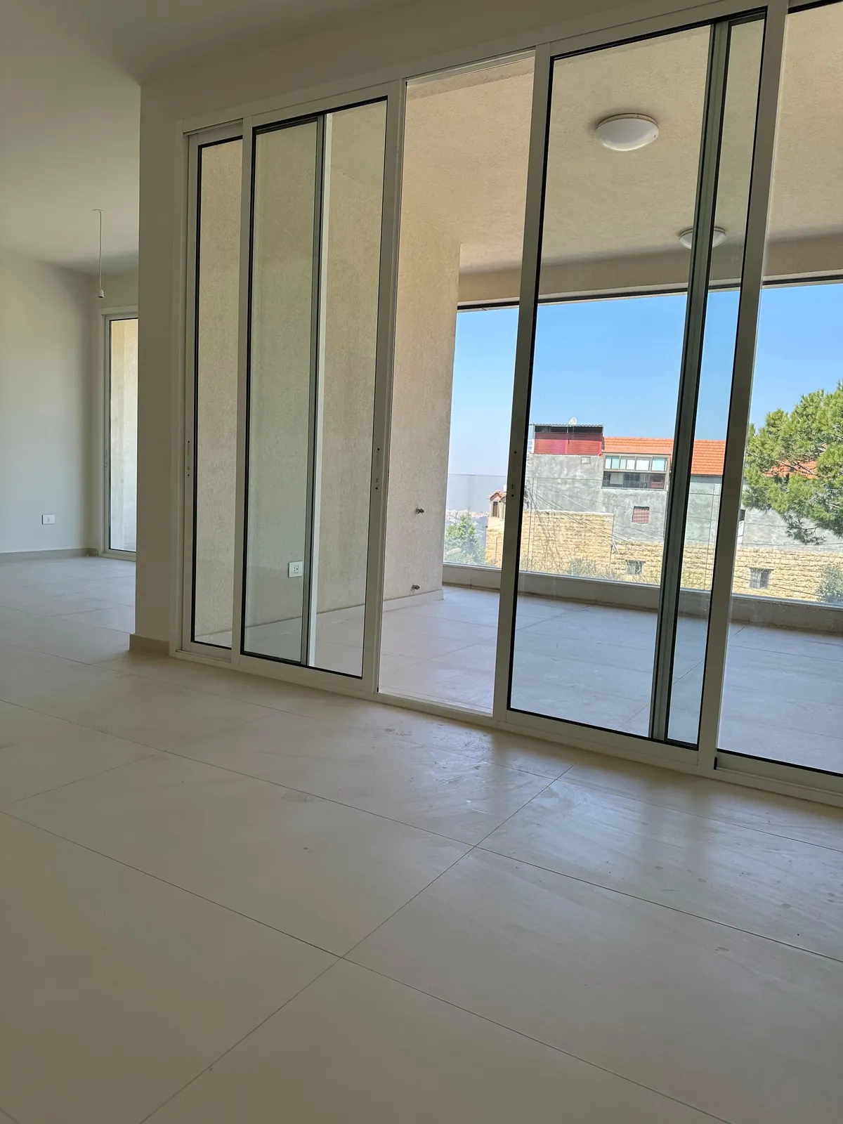 Apartment in Qannabet Broumana with Partial Sea & Greenery View — الصورة 2