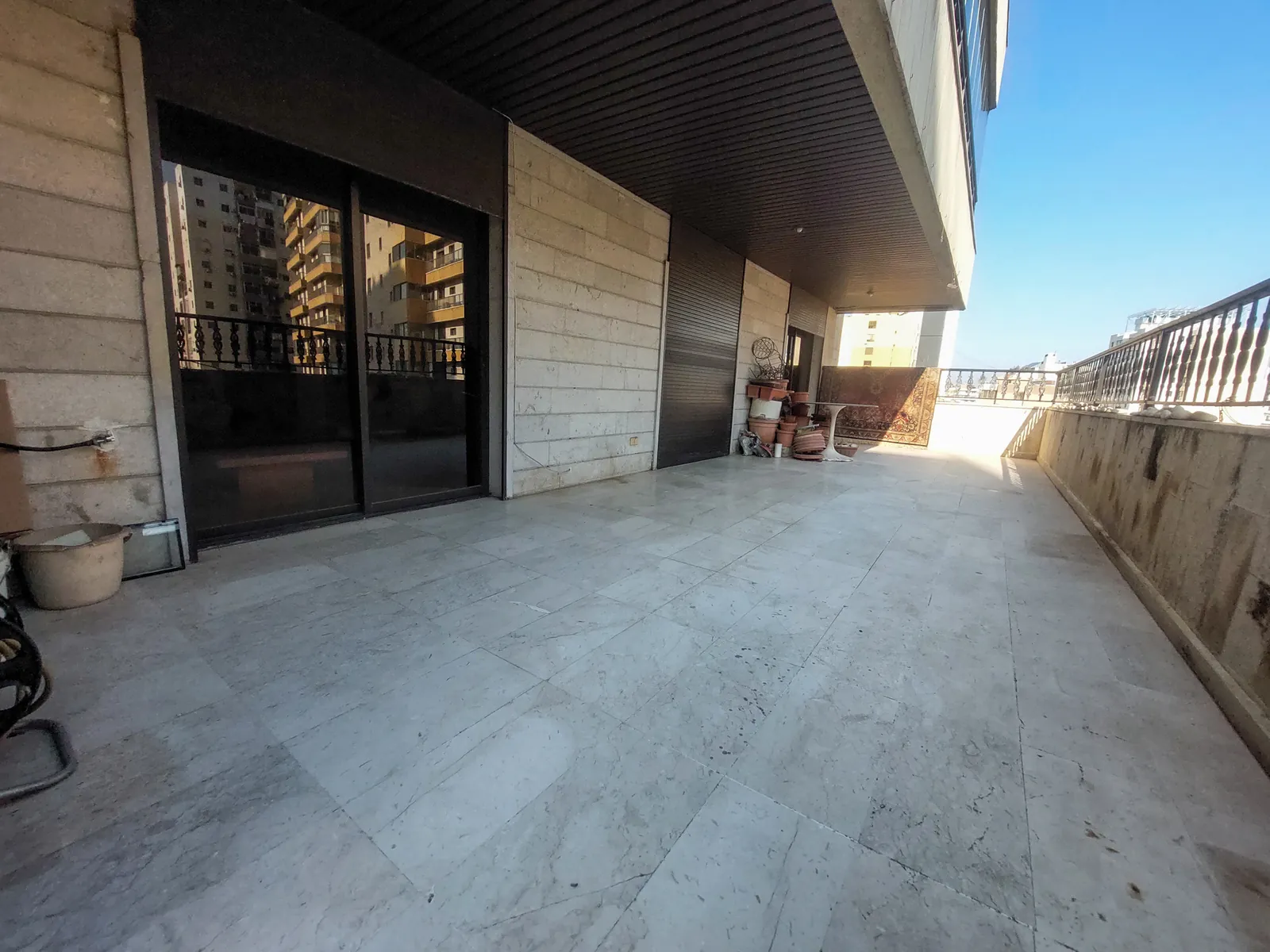 Prime Location Apartment in Jal El Dib, Metn + Terrace — الصورة 1
