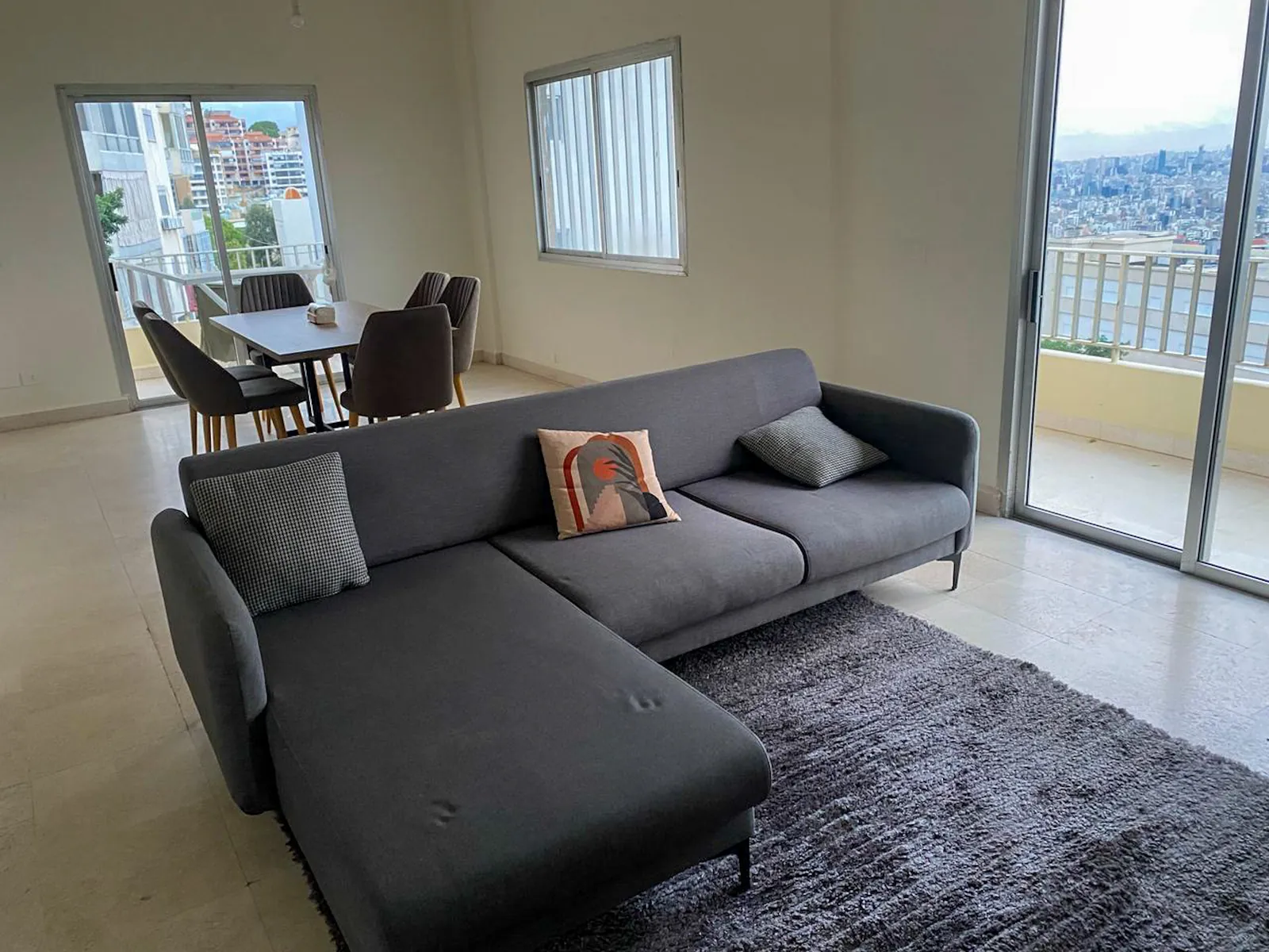 Furnished Apartment in Bkenneya, Metn with a Breathtaking View — الصورة 1