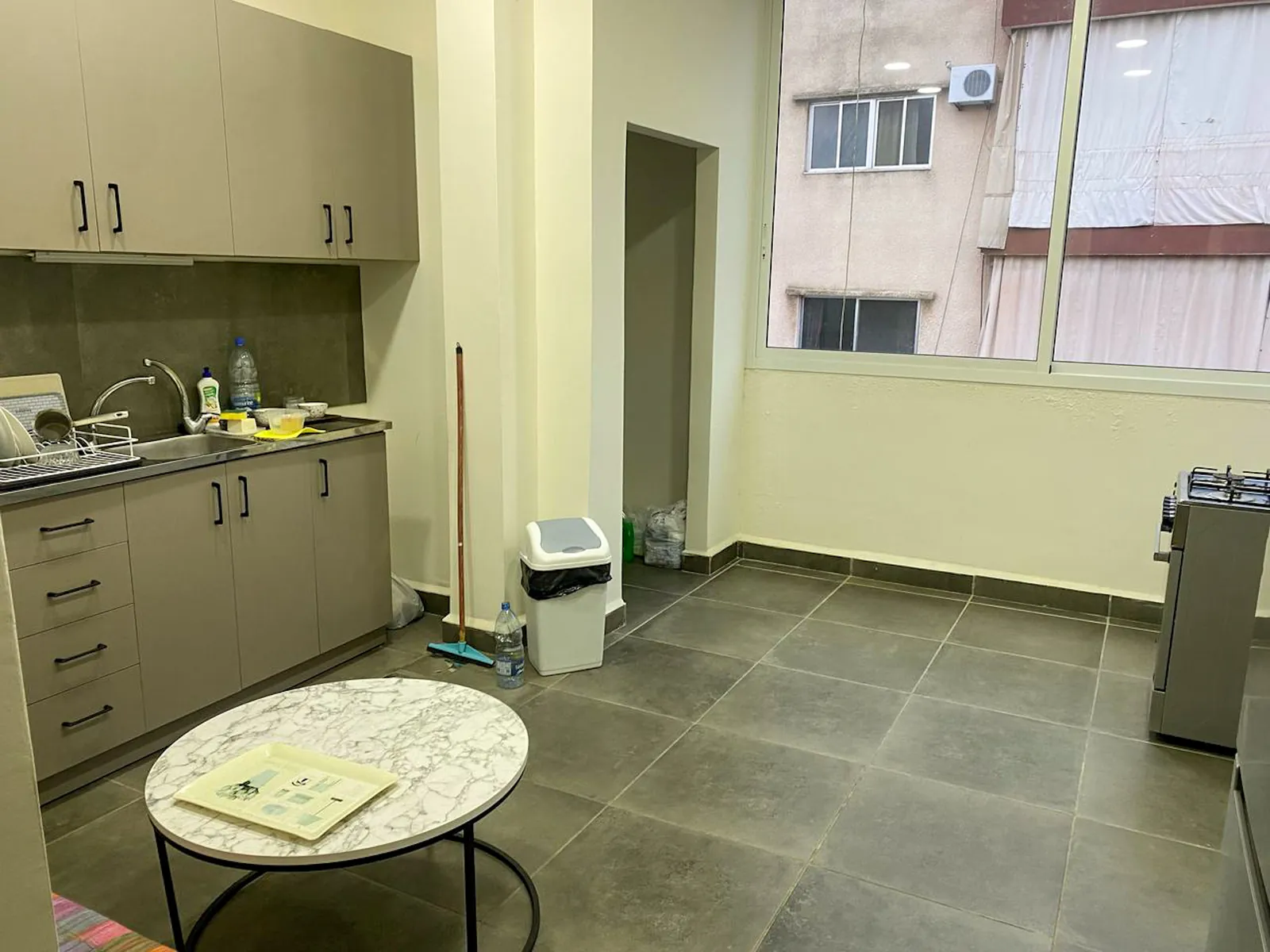 Furnished Apartment in Bkenneya, Metn with a Breathtaking View — الصورة 4